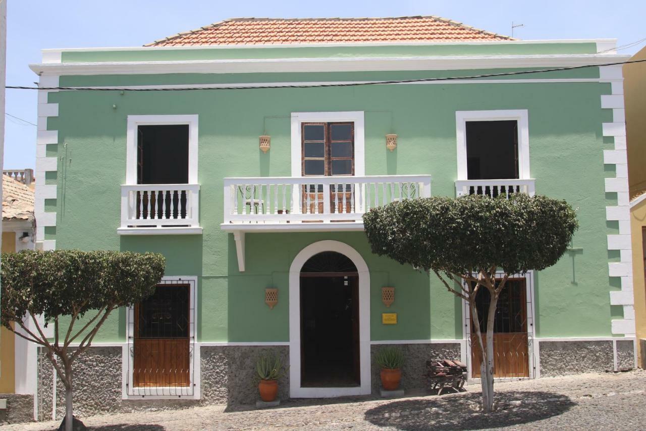 Casa Colonial Koenig Hotell São Filipe Exteriör bild